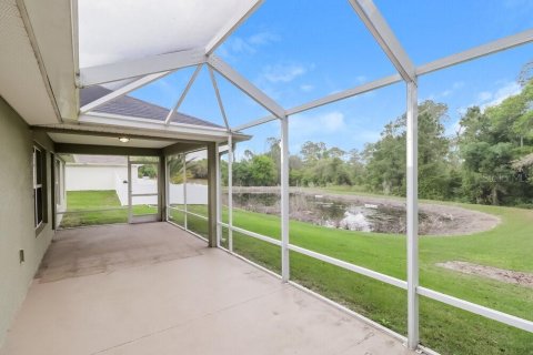 House in Fruitland Park, Florida 3 bedrooms, 183.95 sq.m. № 1914523 - photo 14