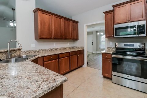 House in Fruitland Park, Florida 3 bedrooms, 183.95 sq.m. № 1914523 - photo 8