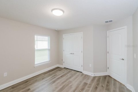 House in Fruitland Park, Florida 3 bedrooms, 183.95 sq.m. № 1914523 - photo 13