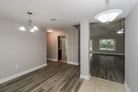 House in Fruitland Park, Florida 3 bedrooms, 183.95 sq.m. № 1914523 - photo 5