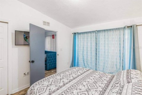 Casa en venta en Orlando, Florida, 4 dormitorios, 201.97 m2 № 2095473 - foto 18