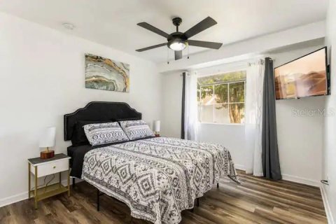 Casa en venta en Orlando, Florida, 4 dormitorios, 201.97 m2 № 2095473 - foto 9