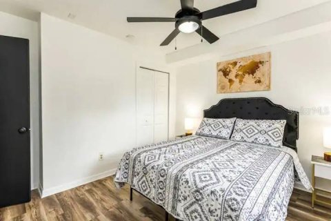 Casa en venta en Orlando, Florida, 4 dormitorios, 201.97 m2 № 2095473 - foto 5