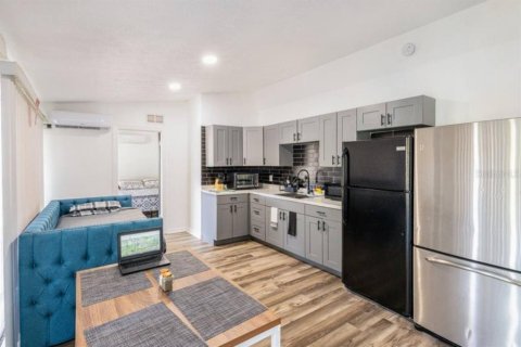 Casa en venta en Orlando, Florida, 4 dormitorios, 201.97 m2 № 2095473 - foto 15