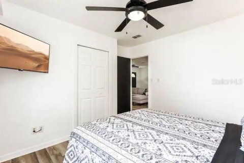Casa en venta en Orlando, Florida, 4 dormitorios, 201.97 m2 № 2095473 - foto 8
