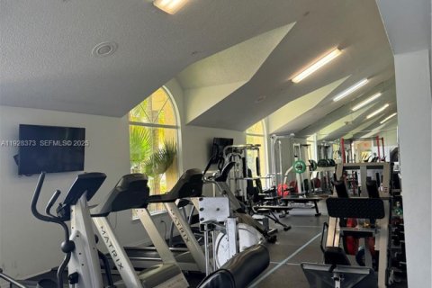 Copropriété à vendre à Sunrise, Floride: 2 chambres, 98.94 m2 № 1988448 - photo 17