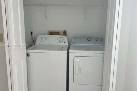 Copropriété à vendre à Sunrise, Floride: 2 chambres, 98.94 m2 № 1988448 - photo 7