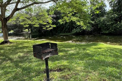 Copropriété à vendre à Sunrise, Floride: 2 chambres, 98.94 m2 № 1988448 - photo 19
