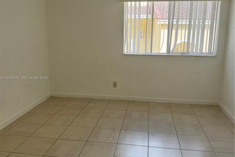 Copropriété à vendre à Sunrise, Floride: 2 chambres, 98.94 m2 № 1988448 - photo 5