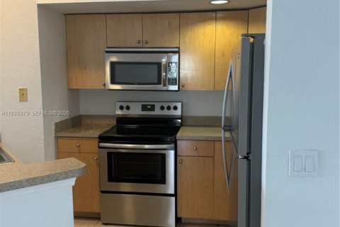 Copropriété à vendre à Sunrise, Floride: 2 chambres, 98.94 m2 № 1988448 - photo 1