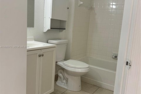 Copropriété à vendre à Sunrise, Floride: 2 chambres, 98.94 m2 № 1988448 - photo 16