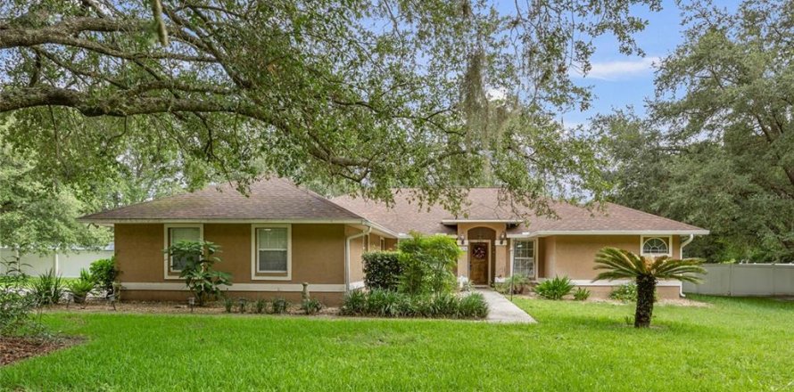 House in Archer, Florida 4 bedrooms, 210.52 sq.m. № 1824685
