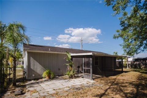 House in Port St. Lucie, Florida 3 bedrooms, 104.79 sq.m. № 1632946 - photo 18