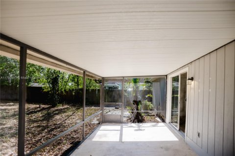 House in Port St. Lucie, Florida 3 bedrooms, 104.79 sq.m. № 1632946 - photo 20