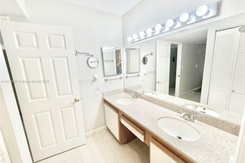 Condominio en venta en Hollywood, Florida, 2 dormitorios, 122.63 m2 № 1766961 - foto 22