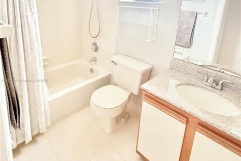 Condominio en venta en Hollywood, Florida, 2 dormitorios, 122.63 m2 № 1766961 - foto 17