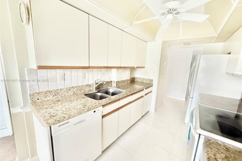 Condominio en venta en Hollywood, Florida, 2 dormitorios, 122.63 m2 № 1766961 - foto 3