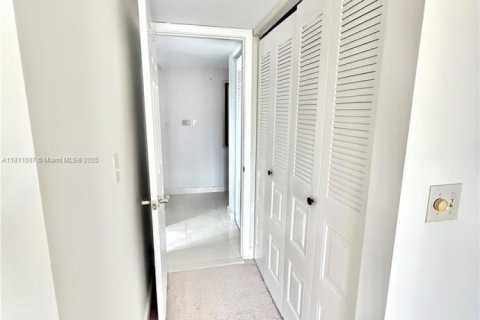 Condominio en venta en Hollywood, Florida, 2 dormitorios, 122.63 m2 № 1766961 - foto 24