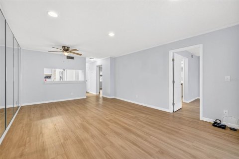Condo in New Port Richey, Florida, 2 bedrooms  № 2217840 - photo 18