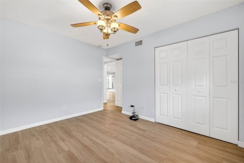Condo in New Port Richey, Florida, 2 bedrooms  № 2217840 - photo 27