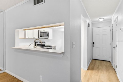 Condo in New Port Richey, Florida, 2 bedrooms  № 2217840 - photo 7
