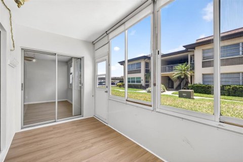 Condo in New Port Richey, Florida, 2 bedrooms  № 2217840 - photo 24