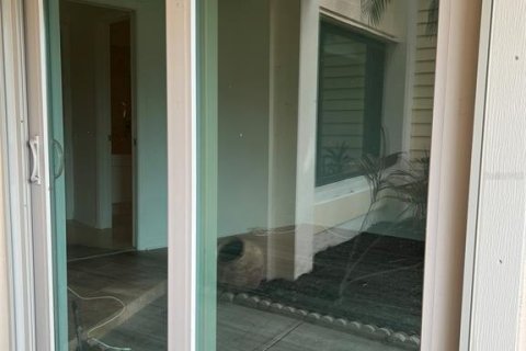 House in Tampa, Florida 4 bedrooms, 260.22 sq.m. № 1878180 - photo 6