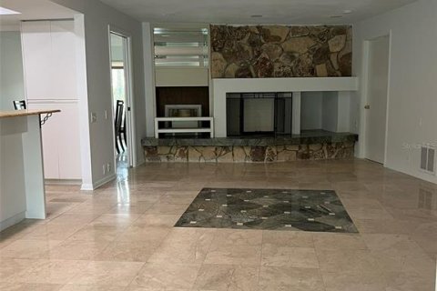 House in Tampa, Florida 4 bedrooms, 260.22 sq.m. № 1878180 - photo 11