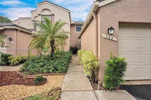 Condo in Plantation, Florida, 2 bedrooms  № 2003902 - photo 2