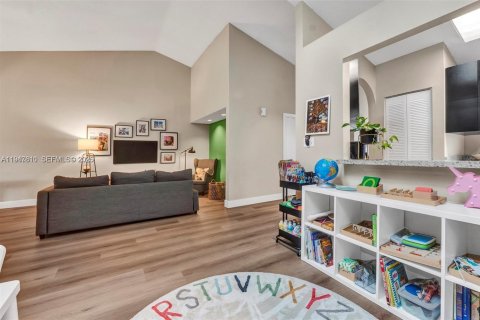 Condo in Plantation, Florida, 2 bedrooms  № 2003902 - photo 13