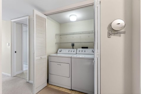 Condo in Highland Beach, Florida, 2 bedrooms № 2262342 - photo 25