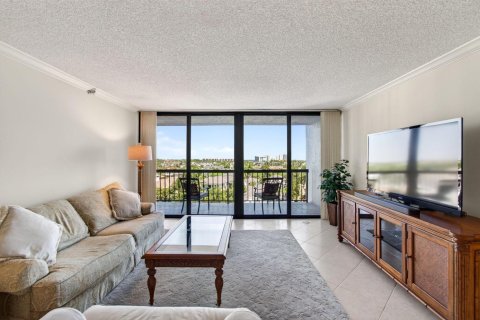 Condo in Highland Beach, Florida, 2 bedrooms № 2262342 - photo 9