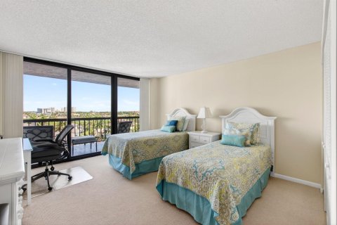 Condo in Highland Beach, Florida, 2 bedrooms № 2262342 - photo 26