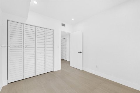 Casa en venta en Miami Gardens, Florida, 3 dormitorios, 149.48 m2 № 2000676 - foto 29