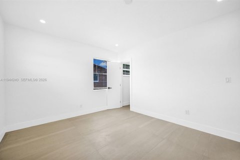 Casa en venta en Miami Gardens, Florida, 3 dormitorios, 149.48 m2 № 2000676 - foto 17