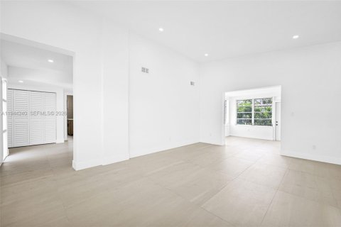 Casa en venta en Miami Gardens, Florida, 3 dormitorios, 149.48 m2 № 2000676 - foto 8