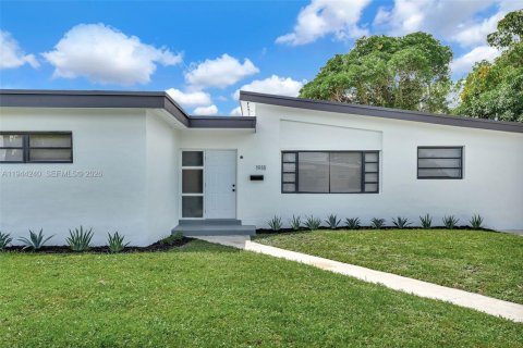 Casa en Miami Gardens, Florida 3 dormitorios, 149.48 m2 № 2000676