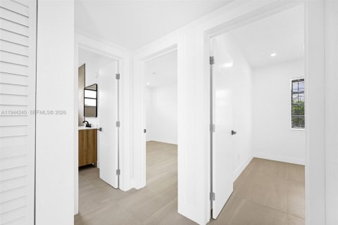 Casa en venta en Miami Gardens, Florida, 3 dormitorios, 149.48 m2 № 2000676 - foto 7