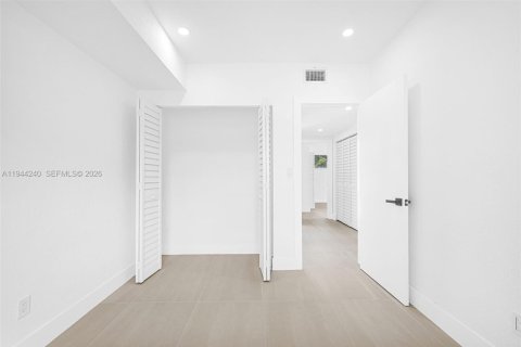 Casa en venta en Miami Gardens, Florida, 3 dormitorios, 149.48 m2 № 2000676 - foto 6