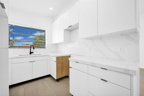 Casa en venta en Miami Gardens, Florida, 3 dormitorios, 149.48 m2 № 2000676 - foto 12