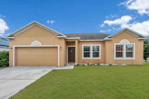 House in Haines City, Florida 3 bedrooms, 166.85 sq.m. № 2116238