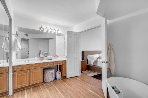 Copropriété à vendre à Aventura, Floride: 2 chambres, 136.01 m2 № 2186313 - photo 14