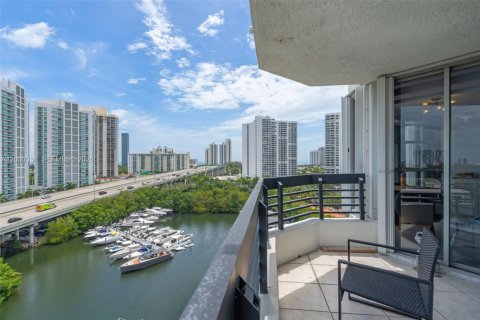 Copropriété à vendre à Aventura, Floride: 2 chambres, 136.01 m2 № 2186313 - photo 17