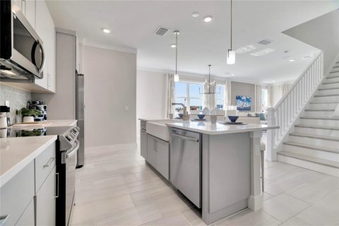 Townhouse in Wesley Chapel, Florida 3 bedrooms, 198.07 sq.m. № 2379662 - photo 2