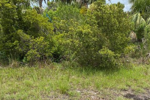 Terreno en venta en North Port, Florida № 2228516 - foto 2