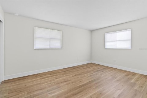 House in Largo, Florida 3 bedrooms, 183.67 sq.m. № 1819093 - photo 17