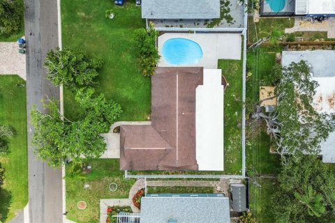 House in Largo, Florida 3 bedrooms, 183.67 sq.m. № 1819093 - photo 28