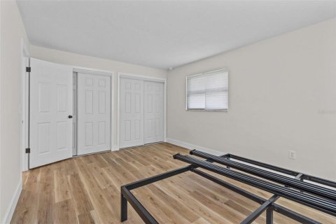 House in Largo, Florida 3 bedrooms, 183.67 sq.m. № 1819093 - photo 19