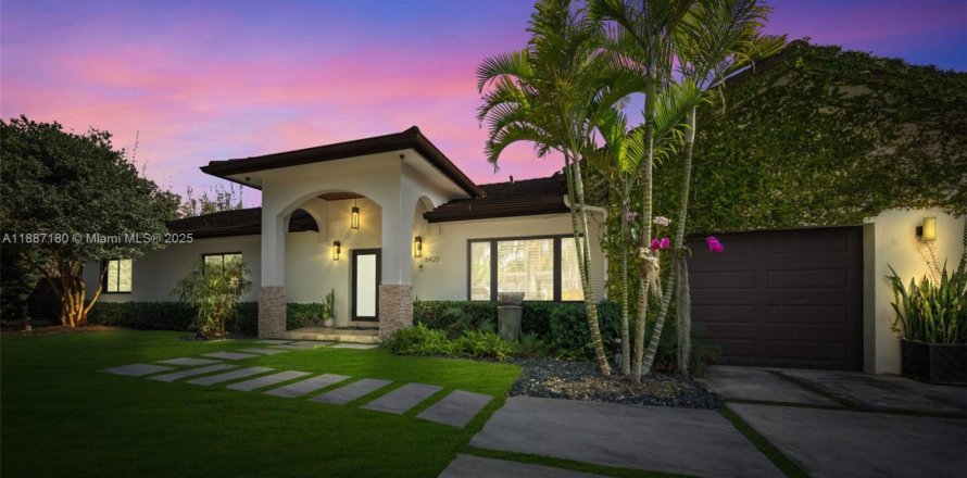 Casa en South Miami, Florida 3 dormitorios, 200.67 m2 № 2169644
