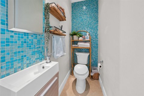 Casa en venta en South Miami, Florida, 3 dormitorios, 200.67 m2 № 2169644 - foto 16